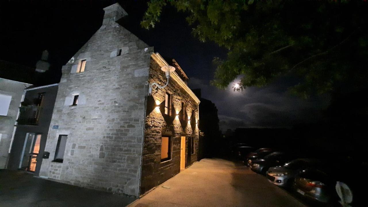 La Petite Valise Hotel Ploudalmezeau Bagian luar foto