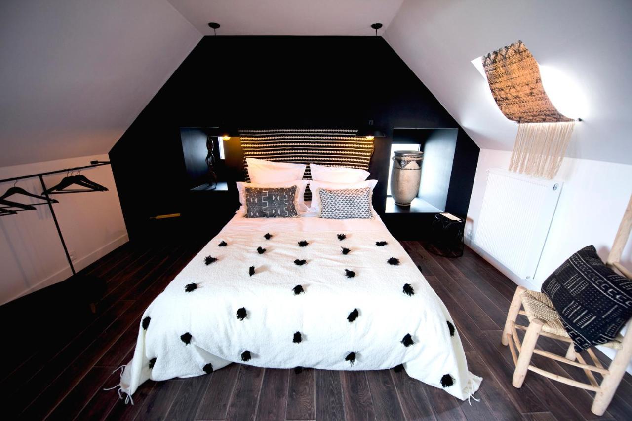 La Petite Valise Hotel Ploudalmezeau Bagian luar foto